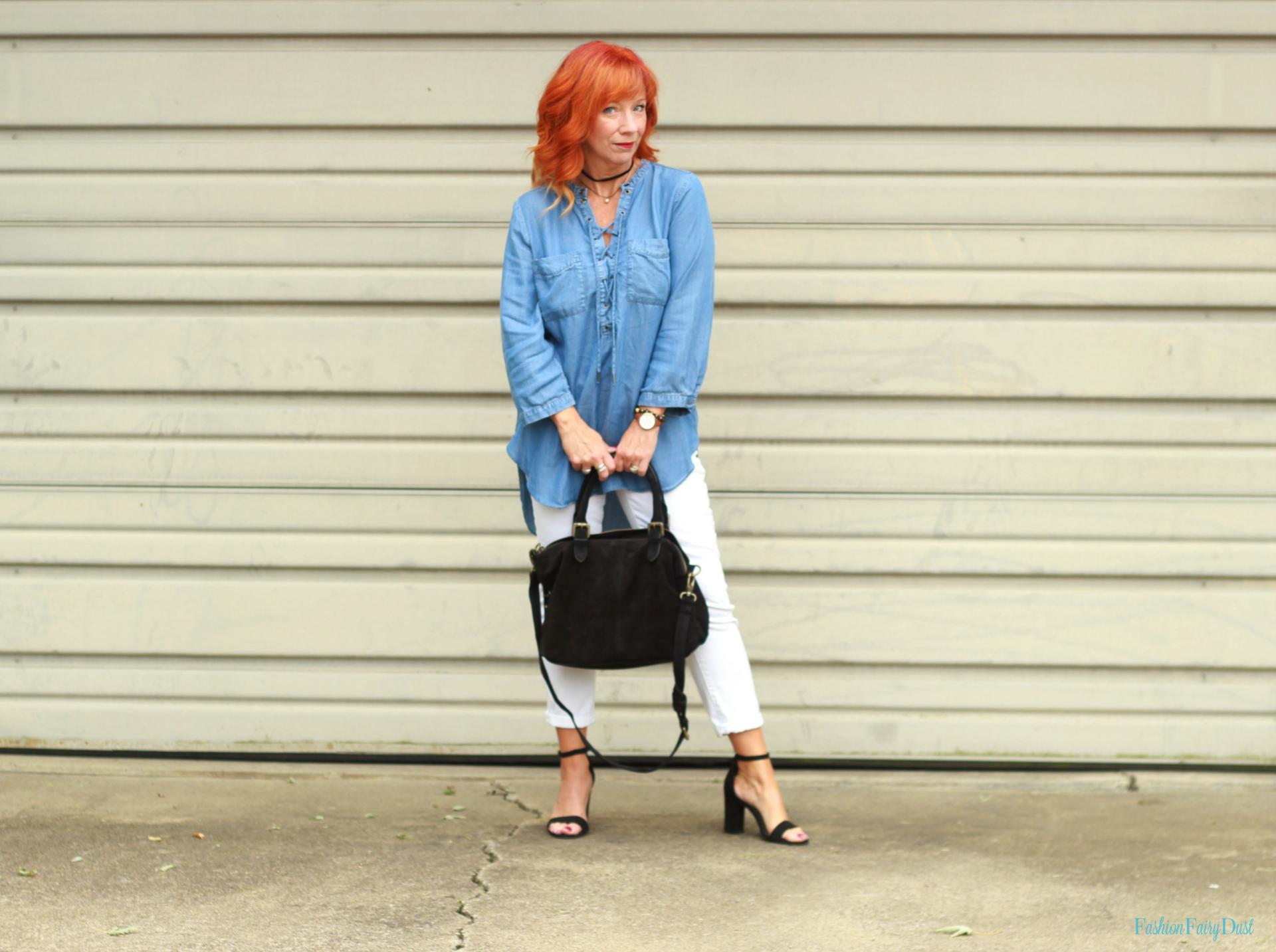 Chambray tunic, white jeans and black strappy sandals.