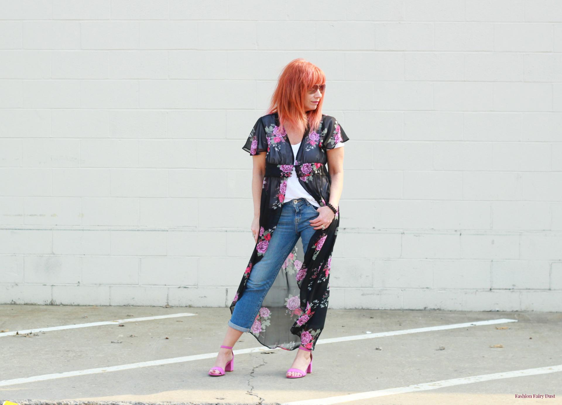Floral duster, purple sandals and cropped jeans.
